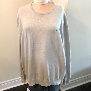 Tommy Hilfiger men’s gray sweatshirt style sweater. Like new